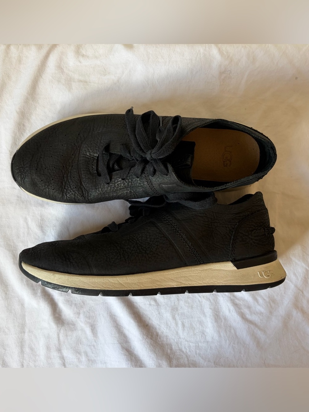 UGG Women’s Black and Cream Low-Top Butter Soft Leather Sneakers Sz 10